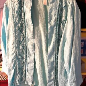 Chico’s EUC: Light Blue Embroidered open jacket, it screams SPRING & SUMMER!